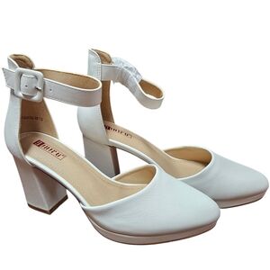 IDIFU White Block Heel Ankle Strap Pumps – Size 7.5